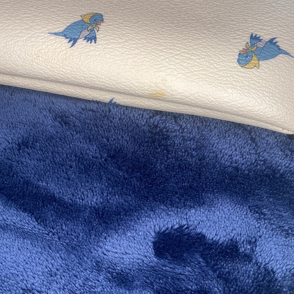 DISNEY X LARGE CORNER ZIP WRISTLET CINDERELLA FLYING BIRDS PRINT‎ COACH - Picture 3 of 5